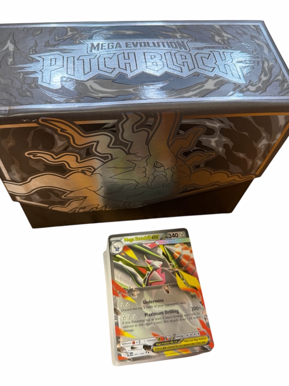 Pokémon Mega Evolution Pitch Black Collector Box with 101 pitch black cards